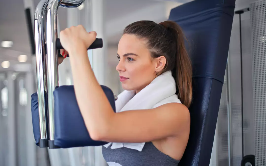 Effektives Training f&uuml;r die H&auml;ngebrust: &Uuml;bungen f&uuml;r Frauen