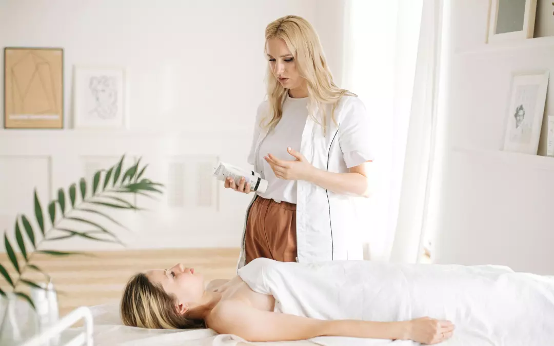 Stirnfalten Hyaluron oder Botulinumtoxin: Eine umfassende Analyse