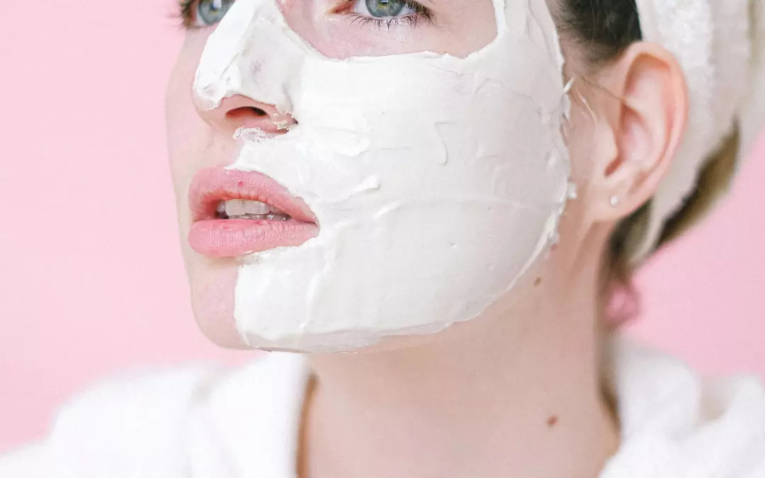 Gesichtsverj&uuml;ngung ohne Chirurgie: Effektive Methoden