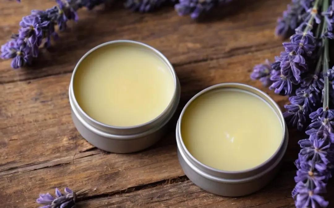 Lavendel Lippenbalsam einfach selbst herstellen
